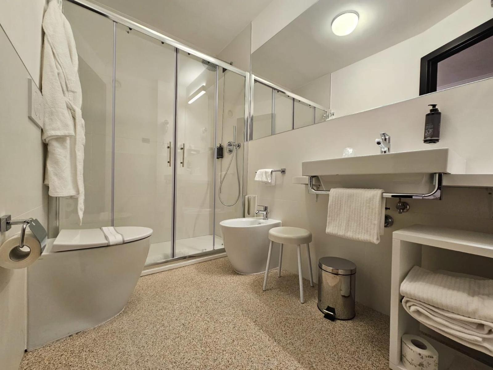 Hotel Plaza Пескара Екстер'єр фото